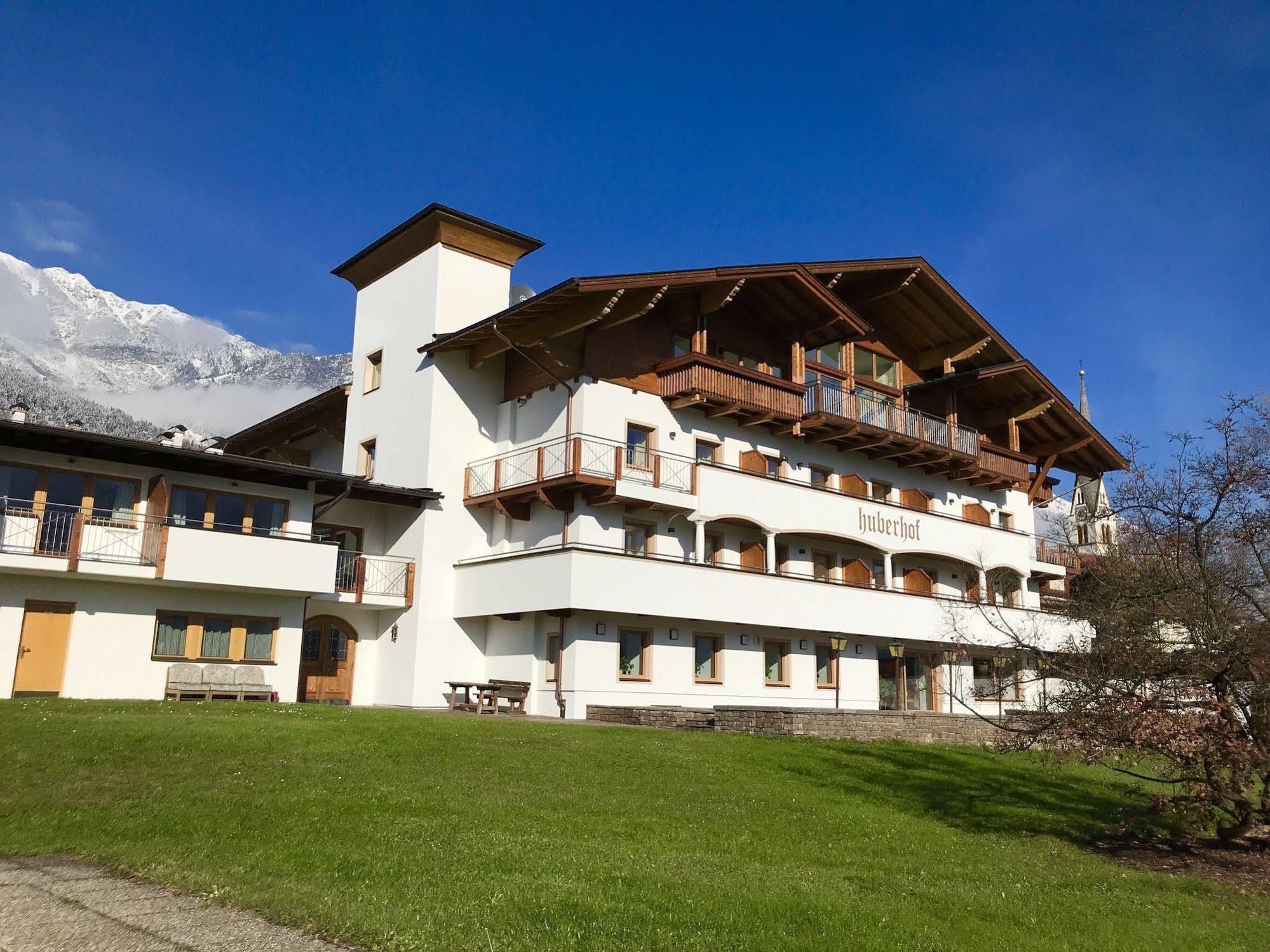 Hotel Huberhof Innsbruck Buitenkant foto