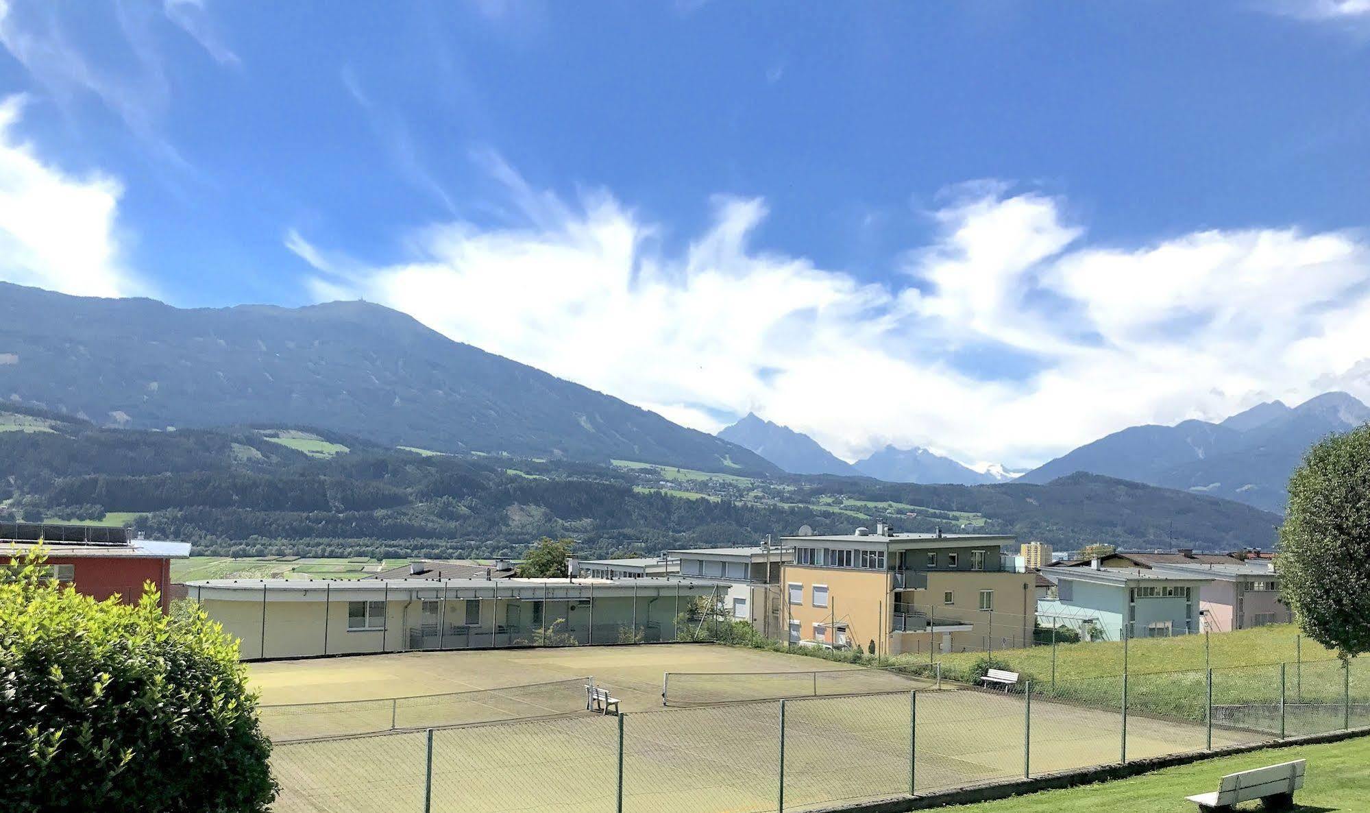 Hotel Huberhof Innsbruck Buitenkant foto